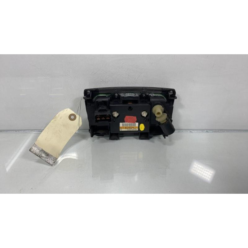 Commande chauffage MAZDA 121 3 Photo n°1