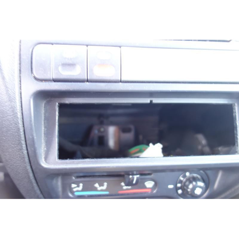 Ceinture arriere gauche CITROEN SAXO Photo n°4