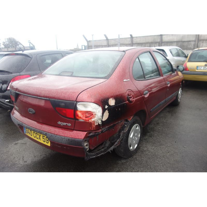 Calandre RENAULT MEGANE 1 Photo n°3