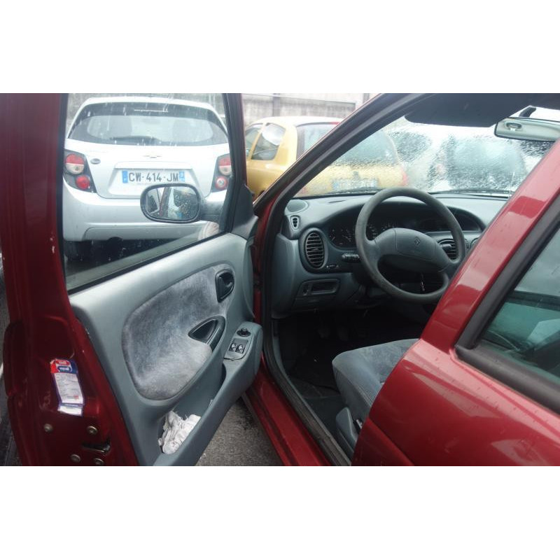 Calandre RENAULT MEGANE 1 Photo n°5