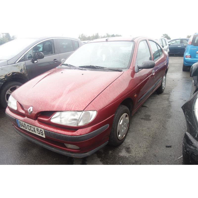 Calandre RENAULT MEGANE 1 Photo n°9