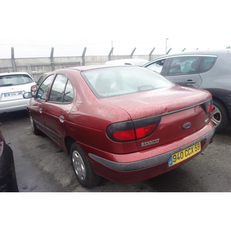 Calandre RENAULT MEGANE 1 Photo n°10
