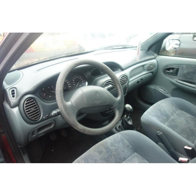 Calandre RENAULT MEGANE 1 Photo n°11