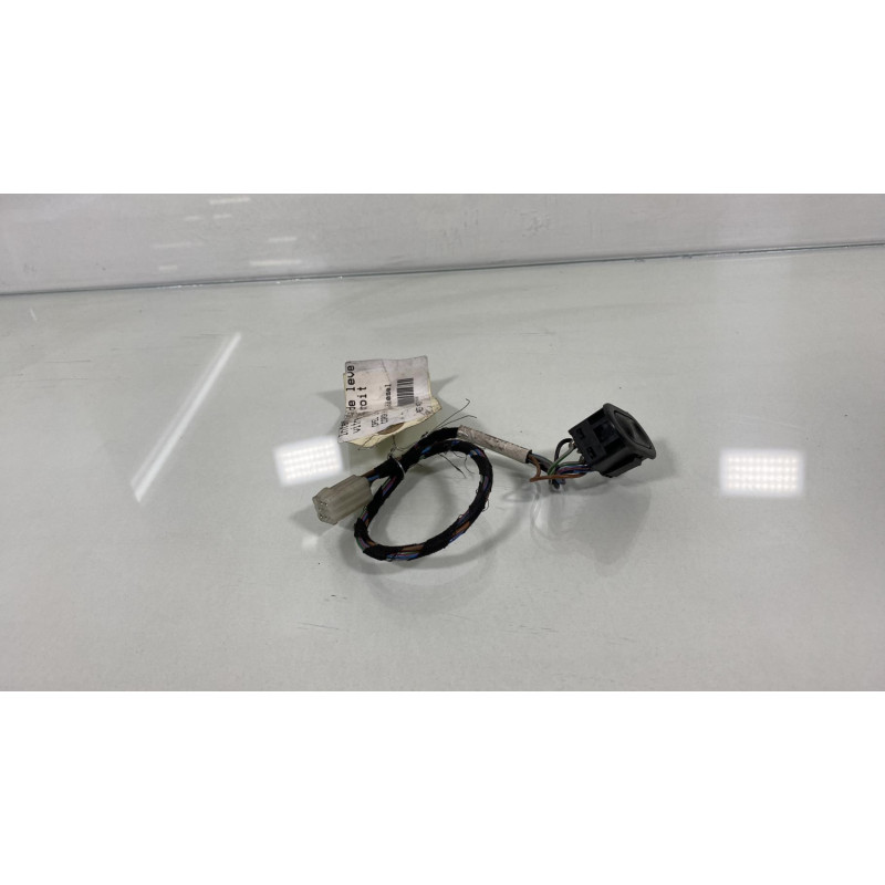 Interrupteur de leve vitre avant droit OPEL CORSA B Photo n°1