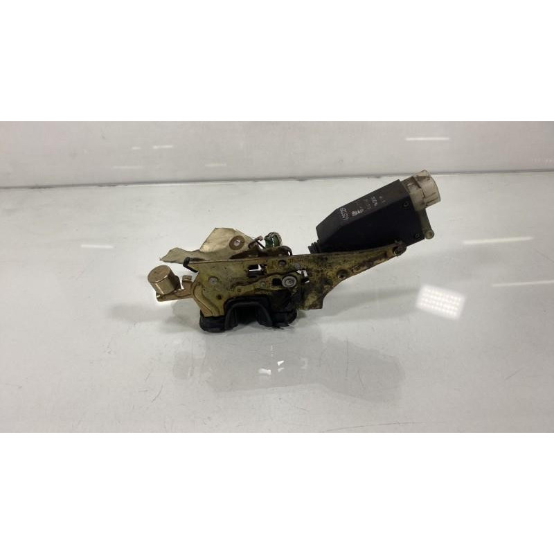 Serrure arriere gauche OPEL CORSA B Photo n°2