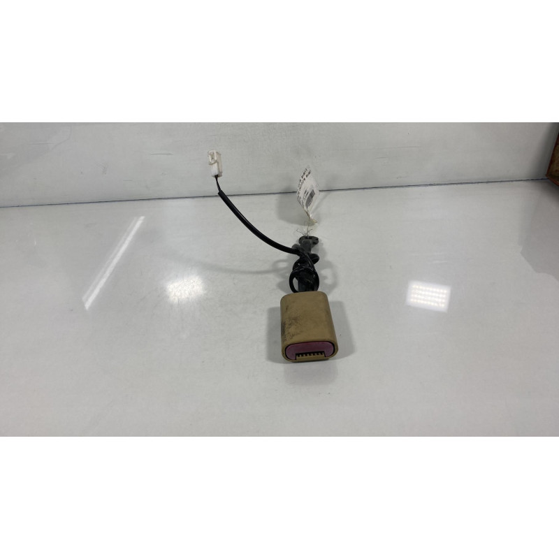 Attache ceinture avant gauche ALFA ROMEO 147 Photo n°2