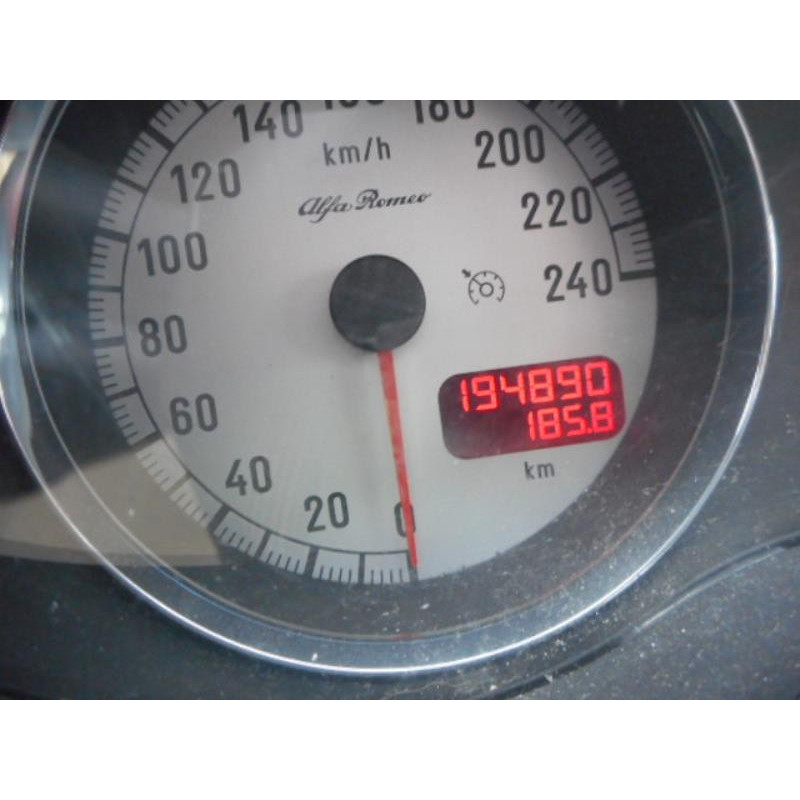 Attache ceinture avant gauche ALFA ROMEO 147 Photo n°11