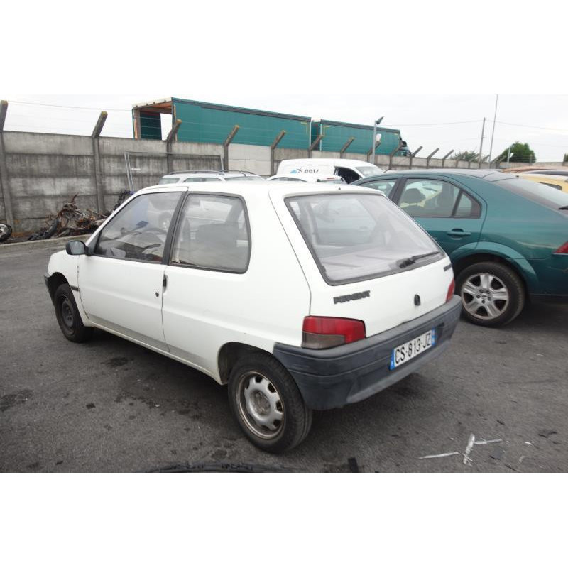 Verin de coffre PEUGEOT 106 Photo n°2