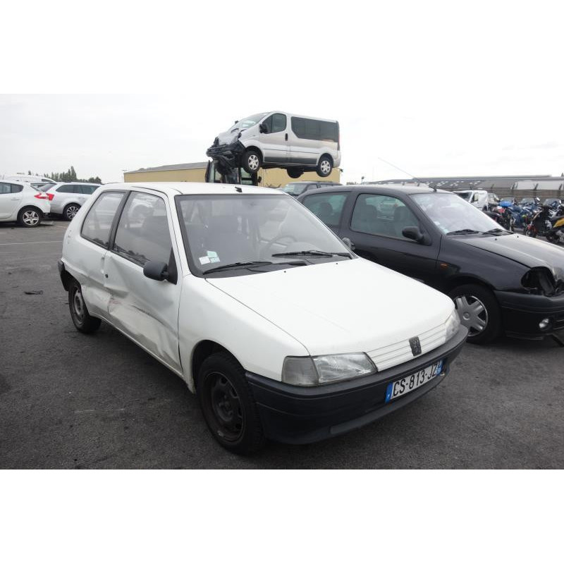 Verin de coffre PEUGEOT 106 Photo n°8