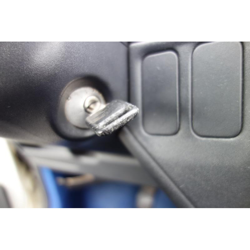 Verin de coffre PEUGEOT 106 Photo n°9
