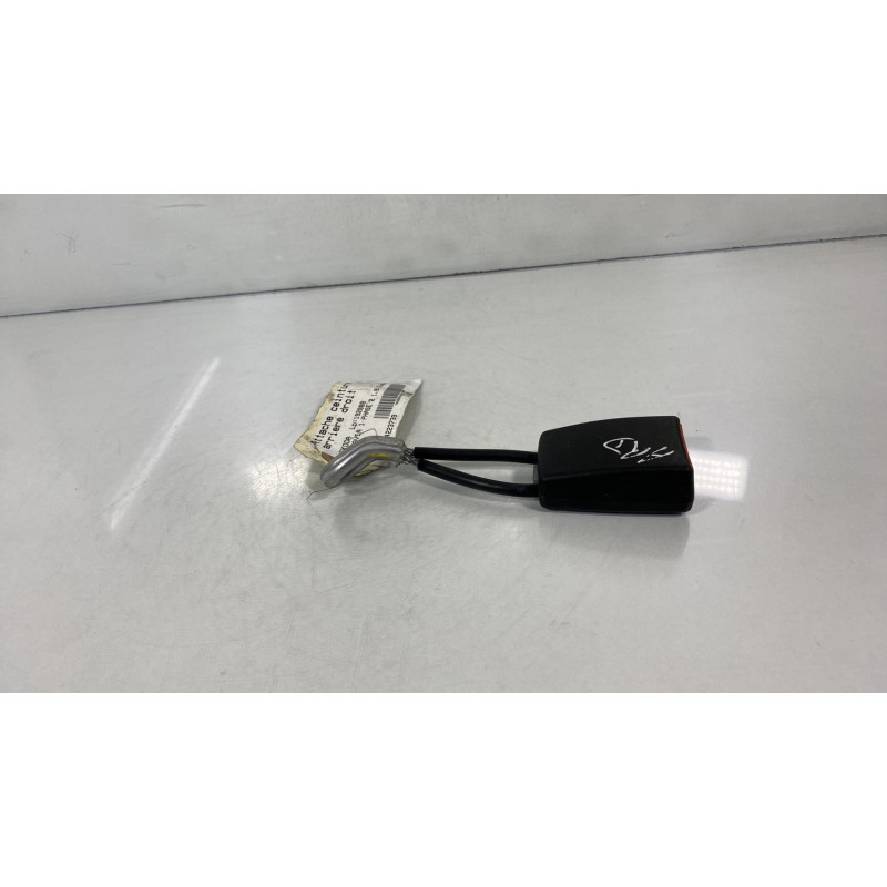 Attache ceinture arriere droit SKODA OCTAVIA 1 Photo n°2