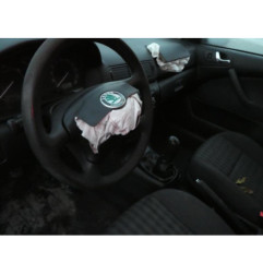 Attache ceinture avant droit SKODA OCTAVIA 1