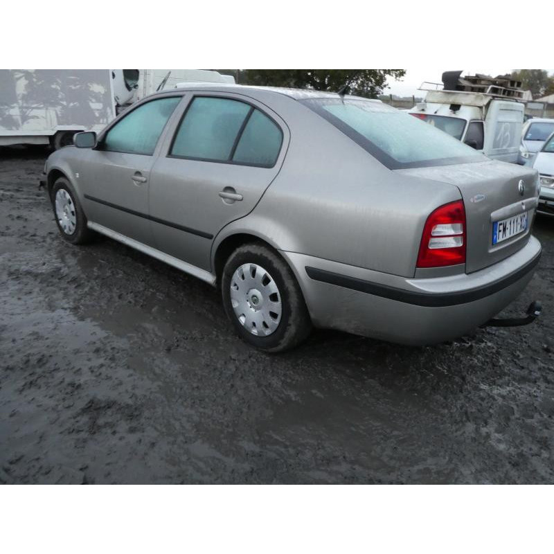Attache ceinture avant droit SKODA OCTAVIA 1 Photo n°5