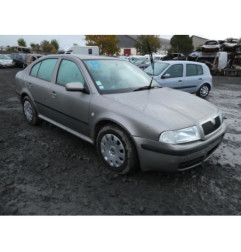 Attache ceinture avant droit SKODA OCTAVIA 1