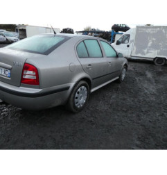 Attache ceinture avant droit SKODA OCTAVIA 1