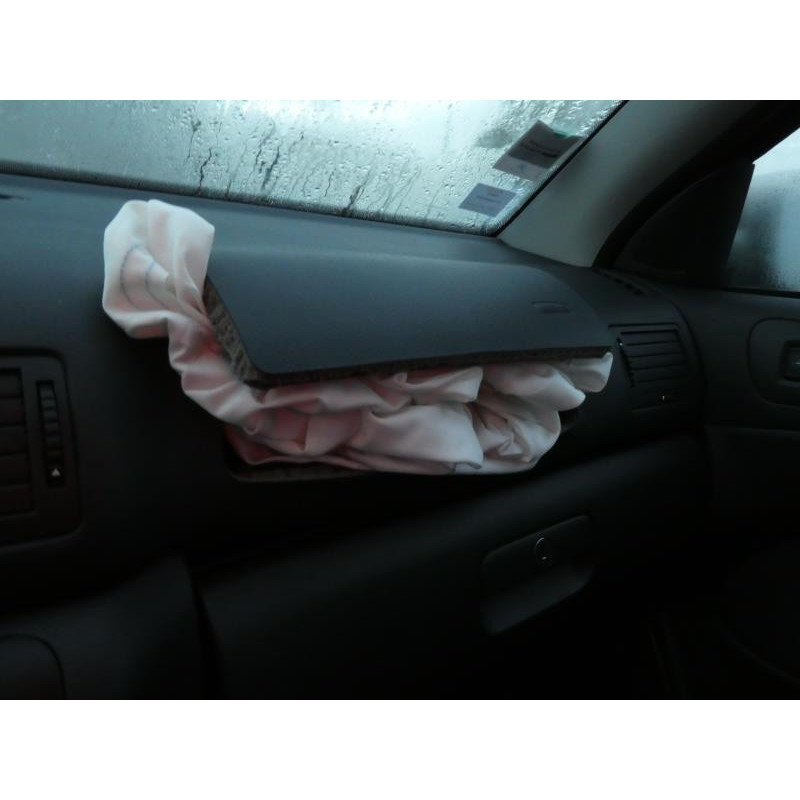 Attache ceinture avant droit SKODA OCTAVIA 1 Photo n°16