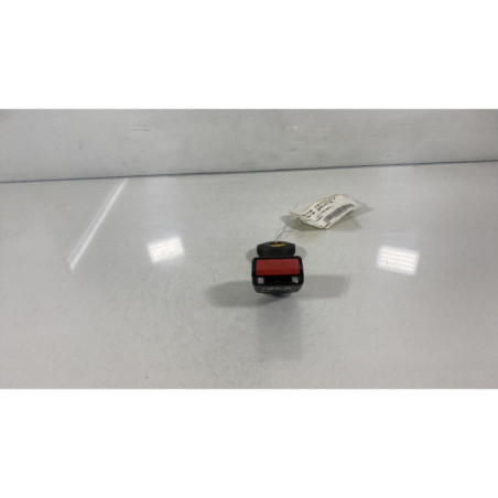 Attache ceinture arriere gauche PEUGEOT 807 Photo n°1
