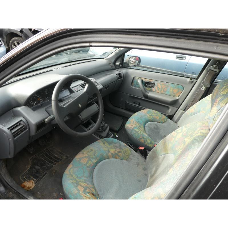 Verin de coffre RENAULT CLIO 1 Photo n°2