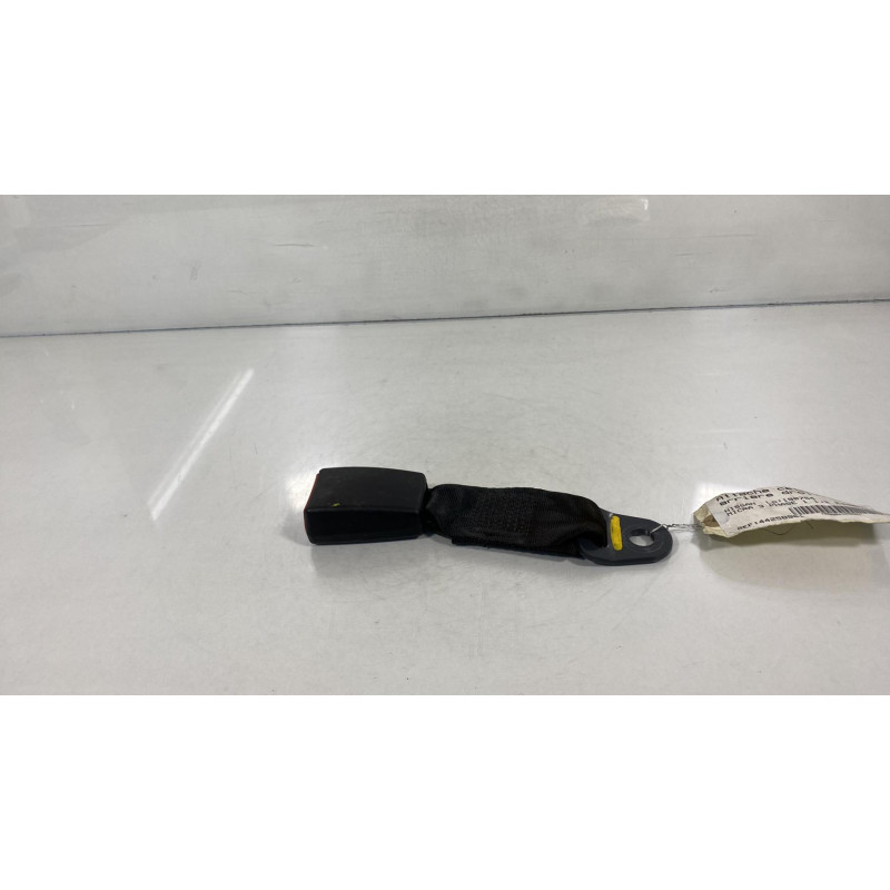 Attache ceinture arriere droit NISSAN MICRA 3 Photo n°3