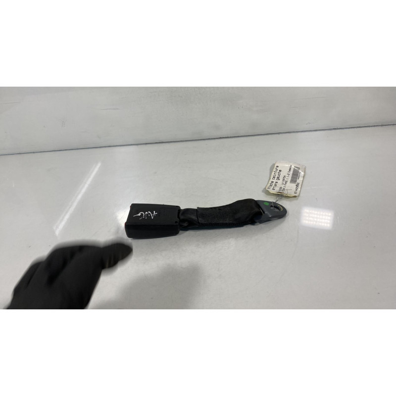 Attache ceinture arriere gauche NISSAN MICRA 3 Photo n°2