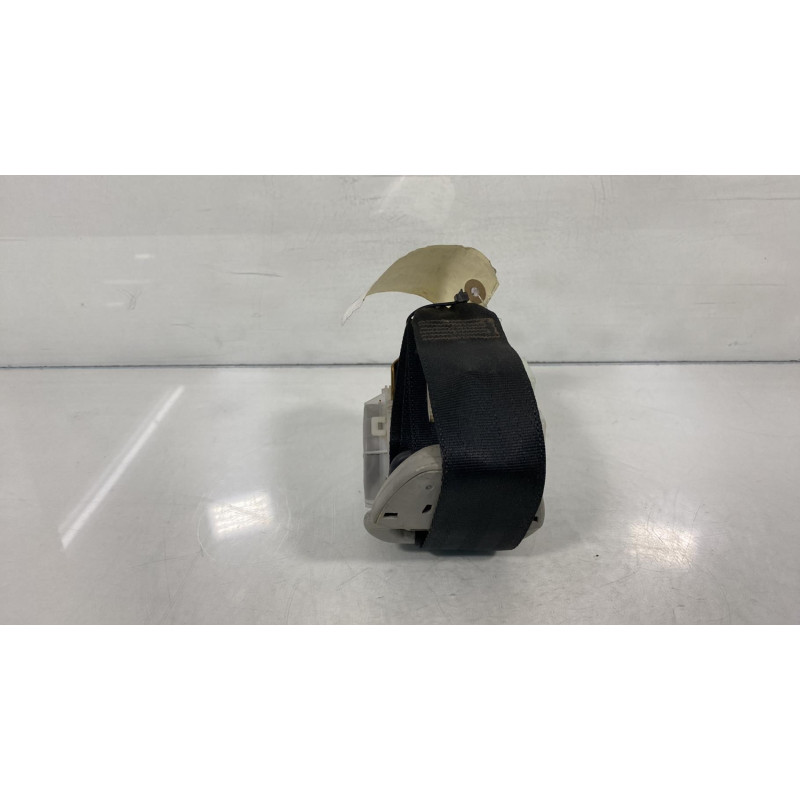 Ceinture arriere gauche TOYOTA COROLLA VERSO 2 Photo n°3