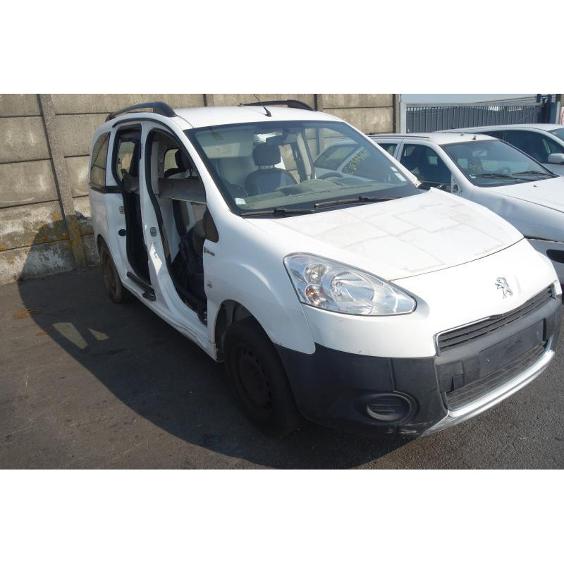 Attache ceinture arriere gauche PEUGEOT PARTNER 2 Photo n°4
