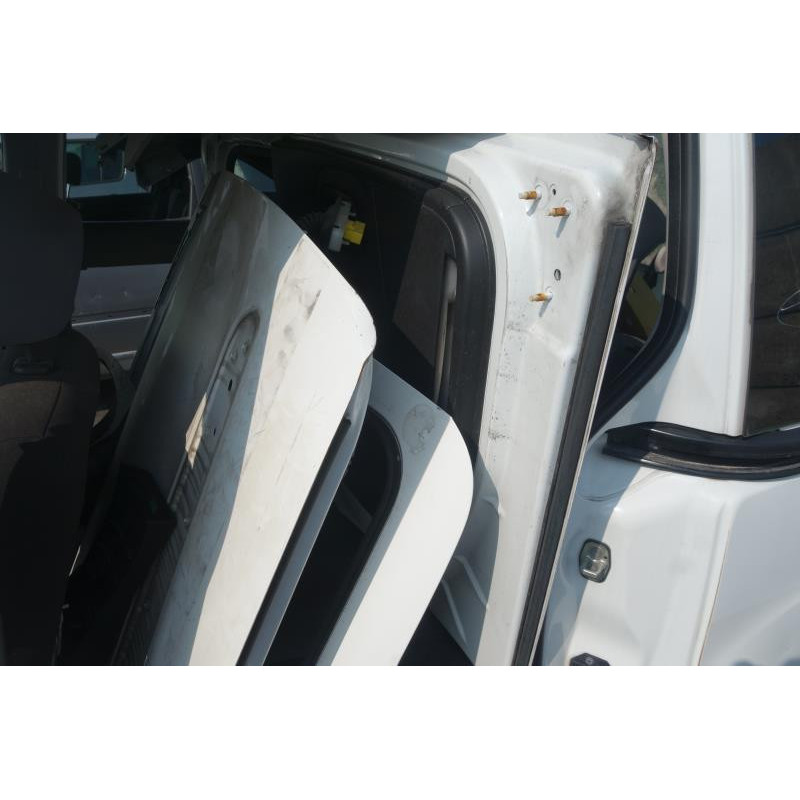 Attache ceinture arriere gauche PEUGEOT PARTNER 2 Photo n°11