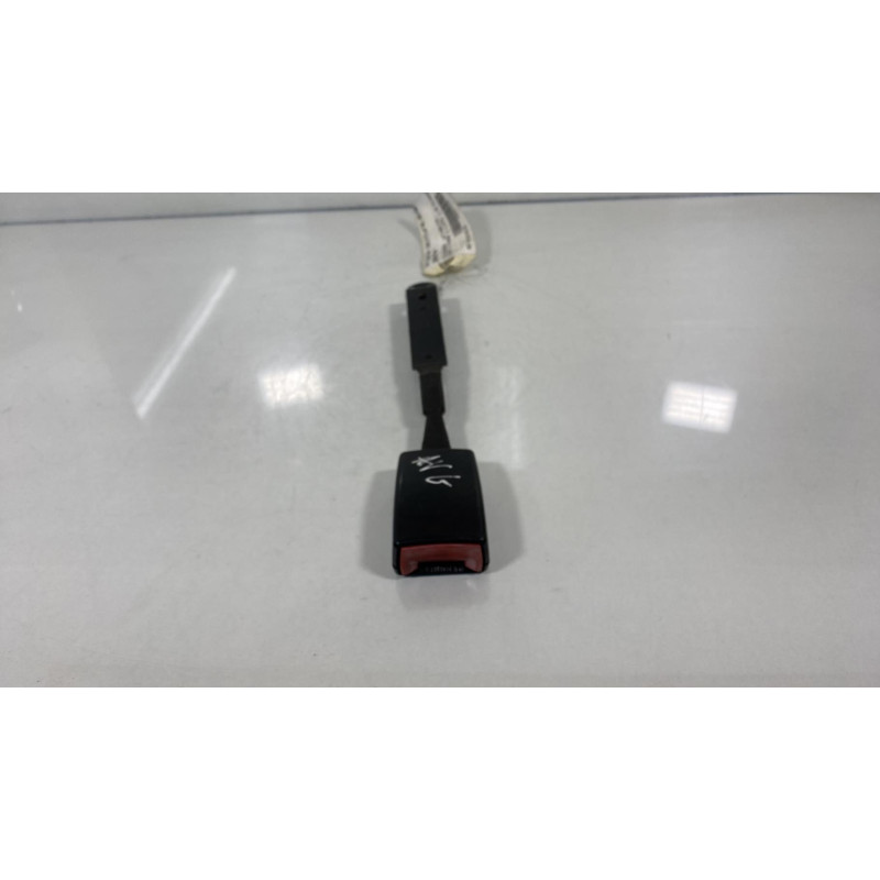 Attache ceinture avant gauche VOLKSWAGEN CADDY 3 Photo n°2