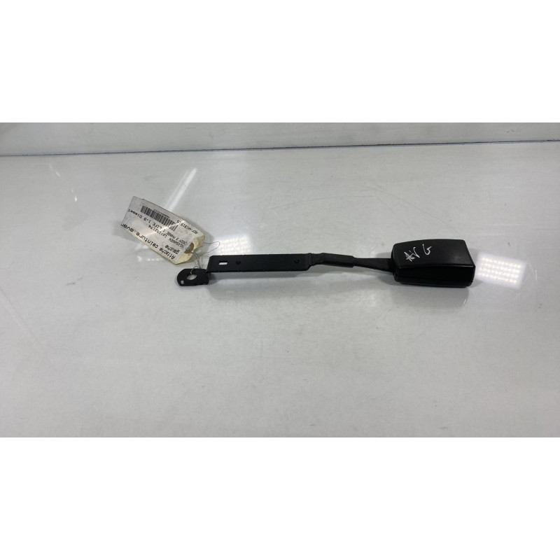 Attache ceinture avant gauche VOLKSWAGEN CADDY 3 Photo n°3