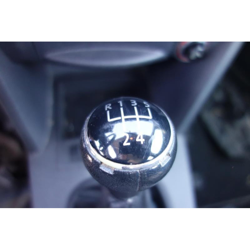 Pommeau de vitesses VOLKSWAGEN CADDY 3 Photo n°9