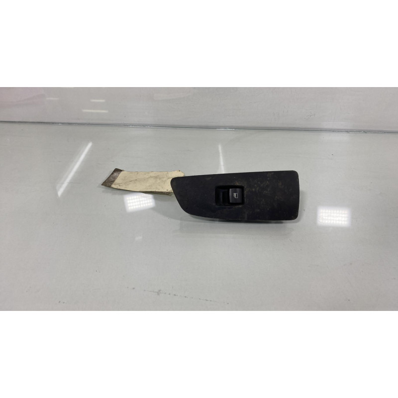 Interrupteur de leve vitre avant droit BMW SERIE 1 E87 Photo n°2
