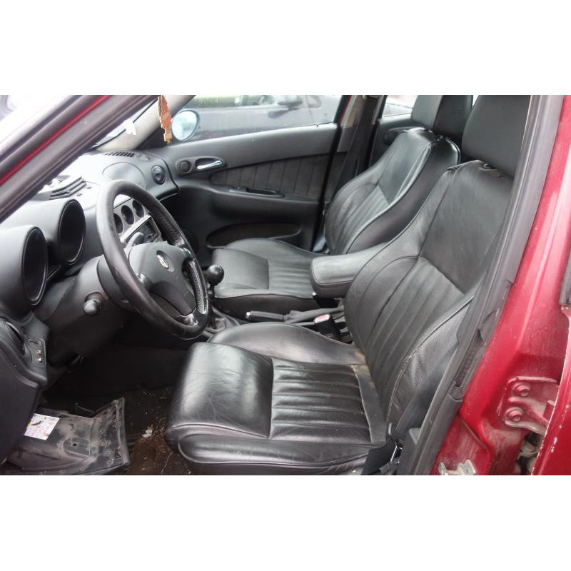 Attache ceinture avant gauche ALFA ROMEO 156 Photo n°8
