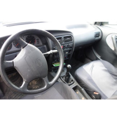 Vitre avant droit NISSAN PRIMERA 1