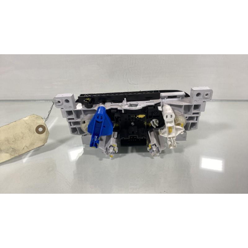 Commande chauffage DACIA DUSTER 1 Photo n°1