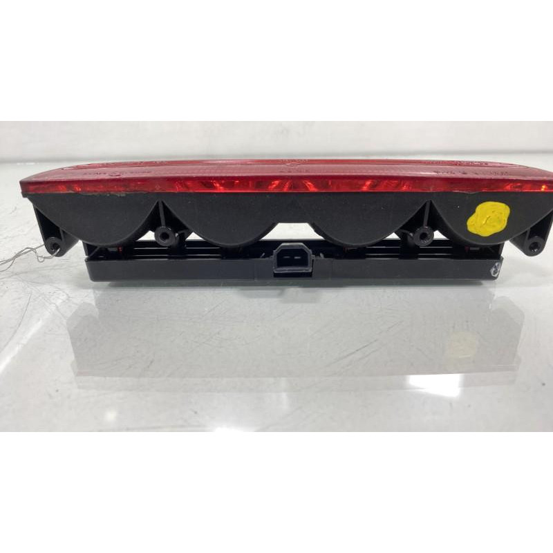 Feu arriere stop central AUDI A4 1 Photo n°3