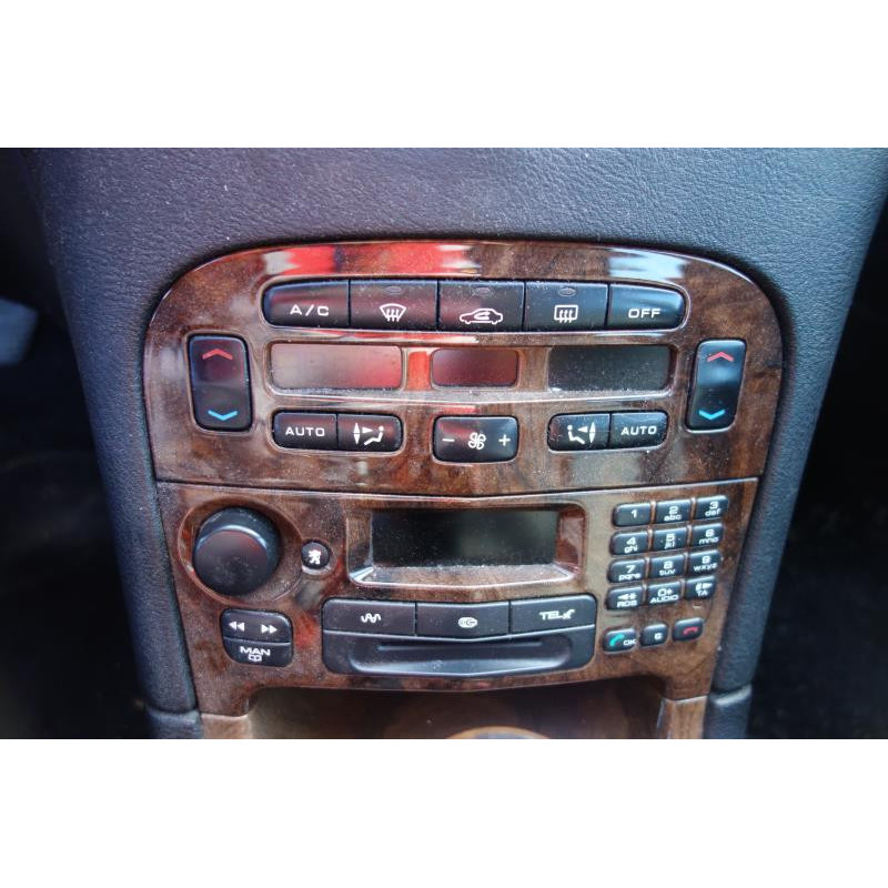 Attache ceinture avant droit PEUGEOT 607 Photo n°9