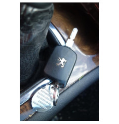 Attache ceinture avant droit PEUGEOT 607