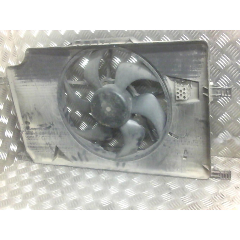 Moto ventilateur radiateur RENAULT LAGUNA 2 Photo n°2
