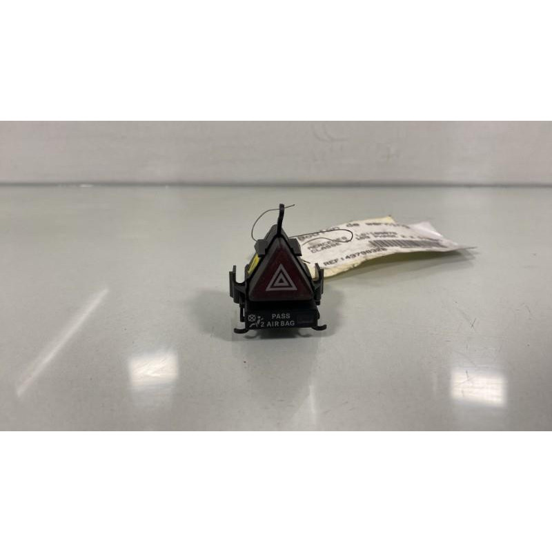 Bouton de warning MERCEDES CLASSE A 169 Photo n°1