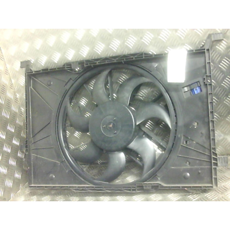 Moto ventilateur radiateur MERCEDES CLASSE A 169 Photo n°2