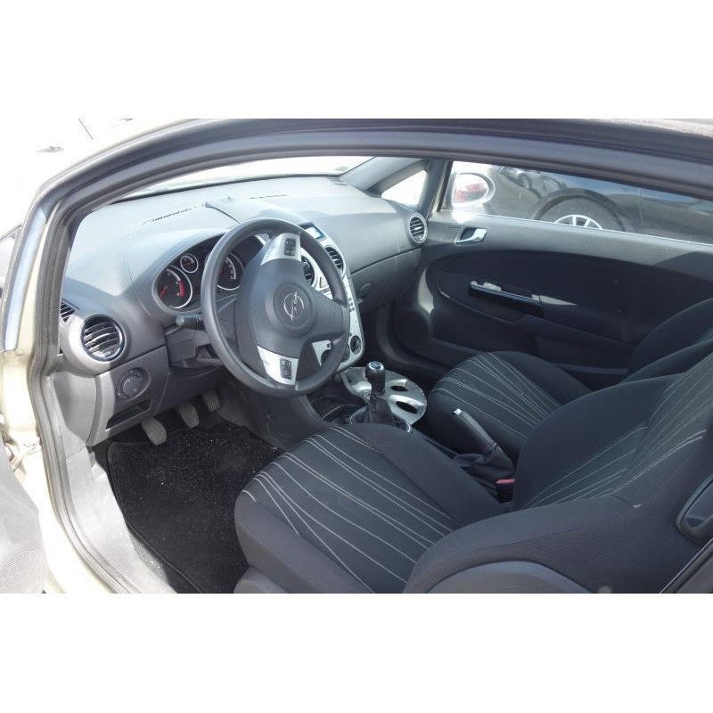 Air bag conducteur OPEL CORSA D Photo n°3