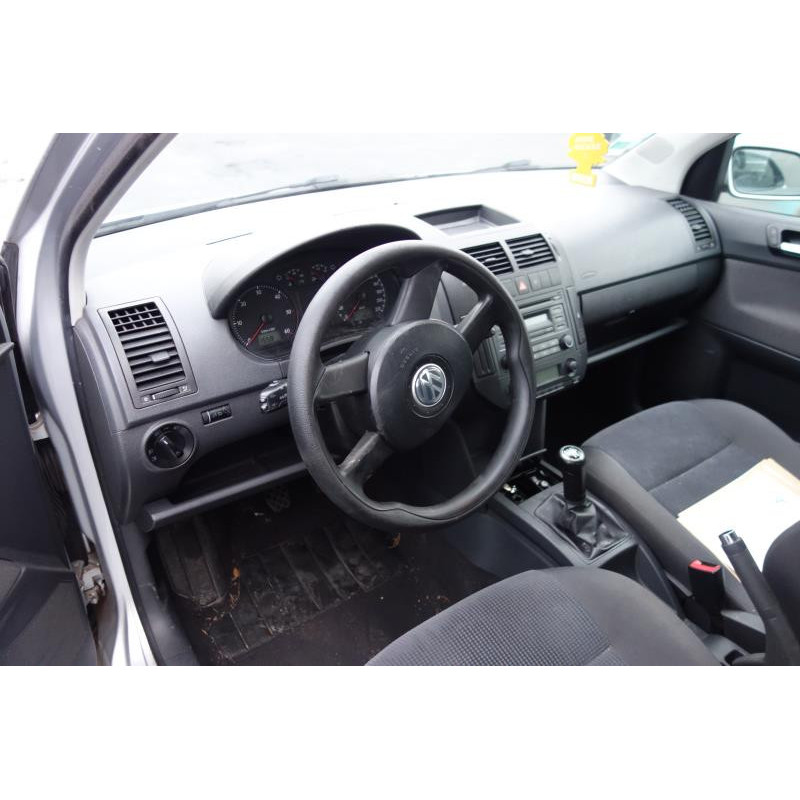 Ceinture arriere gauche VOLKSWAGEN POLO 4 Photo n°9