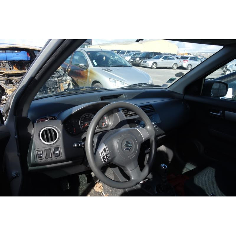 Volant SUZUKI SWIFT 3 Photo n°5