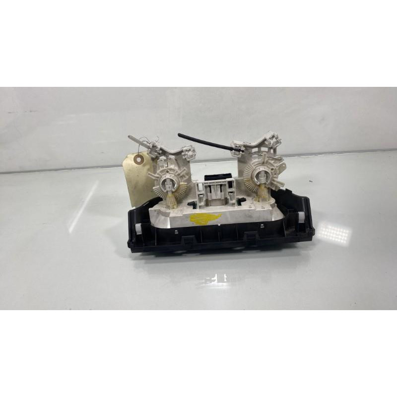 Commande chauffage SUZUKI SWIFT 3 Photo n°3