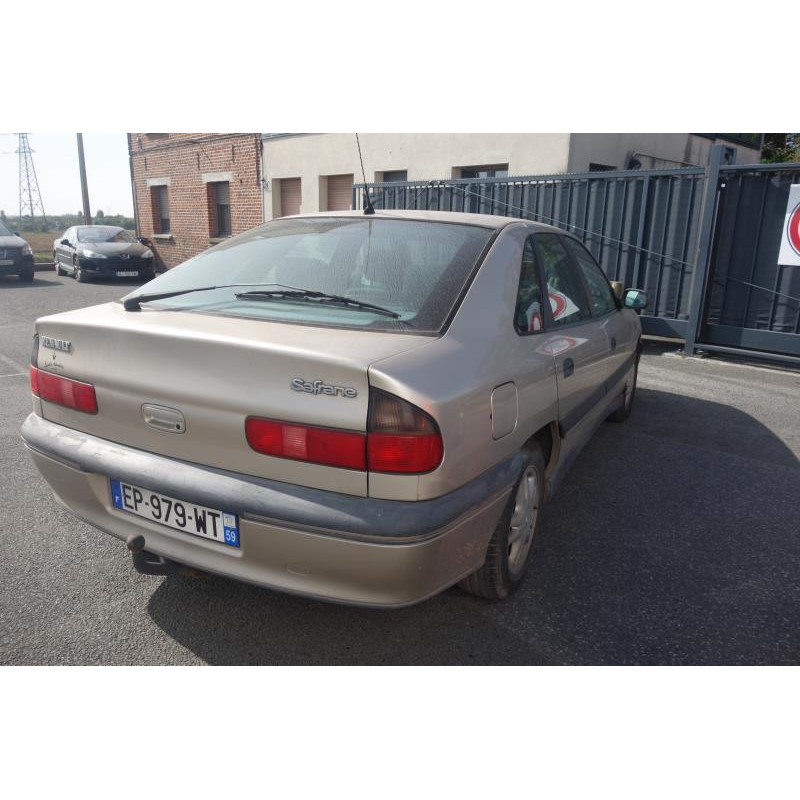 Trappe d'essence RENAULT SAFRANE Photo n°8
