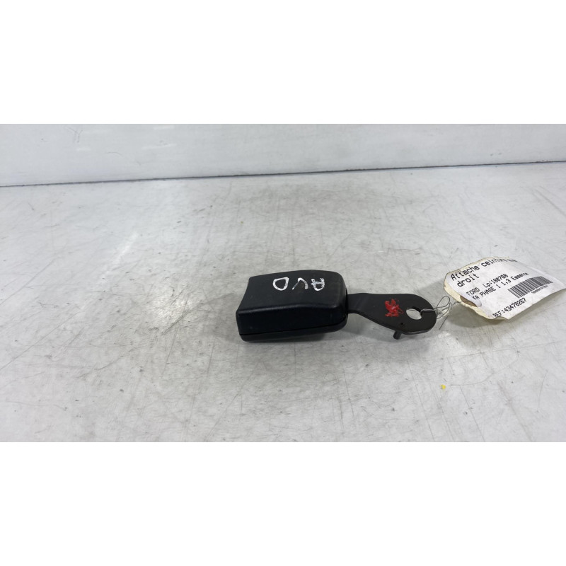 Attache ceinture avant droit FORD KA 1 Photo n°3