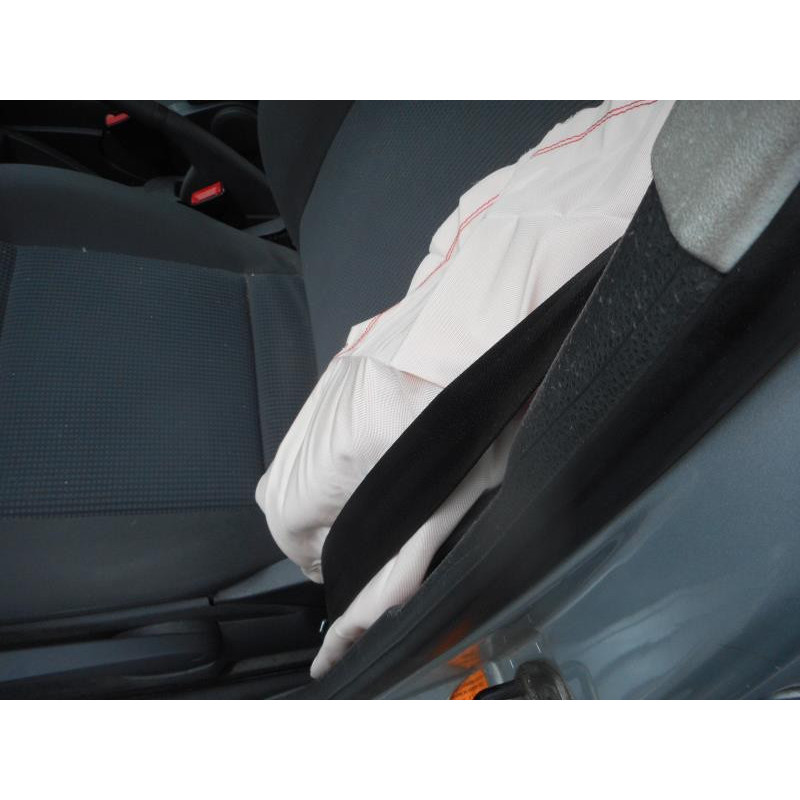 Attache ceinture avant droit VOLKSWAGEN POLO 4 Photo n°8