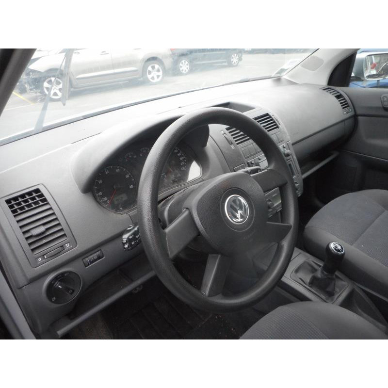 Attache ceinture avant droit VOLKSWAGEN POLO 4 Photo n°9