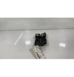 Attache ceinture arriere centrale FORD KA 1 Photo n°1