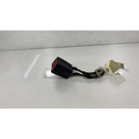 Attache ceinture arriere gauche VOLKSWAGEN BORA Photo n°1